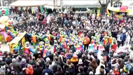 Carnaval : la cavalcade du port jusqu'au Cours Jonville (video)