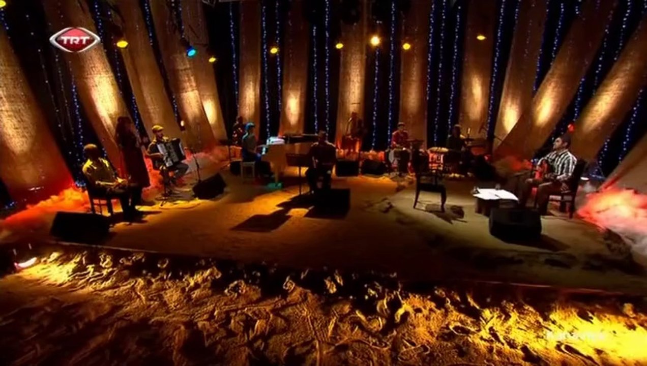 04 özgür ay sallanı sallanı gelir geçersin 25.02.2014 kanaviçe