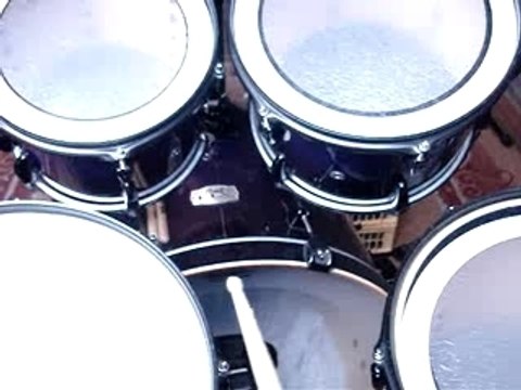DRUMS DRUMS DRUMS