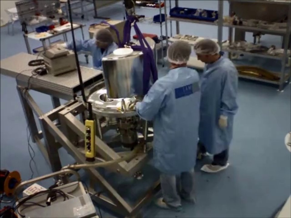 SPHERE_irdis_cryostat_assembly