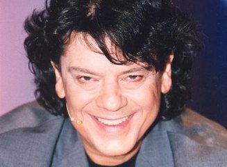 Μια Γυναίκα ---- Βλάσης Μπονάτσος