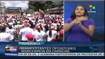 Marchan opositores venezolanos para exigir libertad a grupos violentos