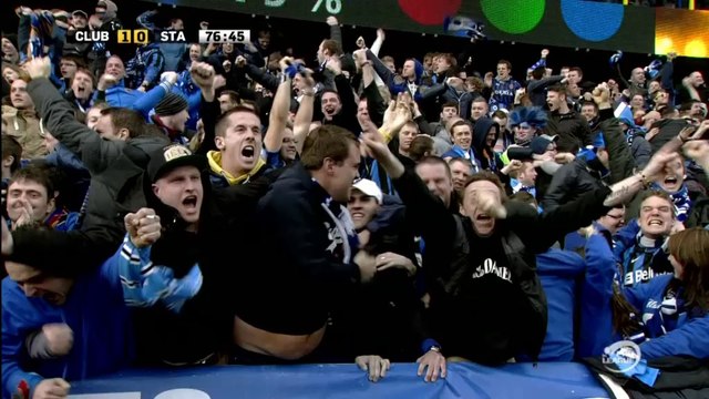Belgique - Le Club Brugge célèbre sa victoire avec l'ours Béné