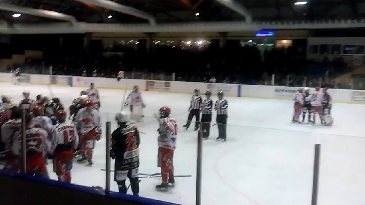 Bagarre pendant un match de hockey entre La Roche-sur-Yon et Valence