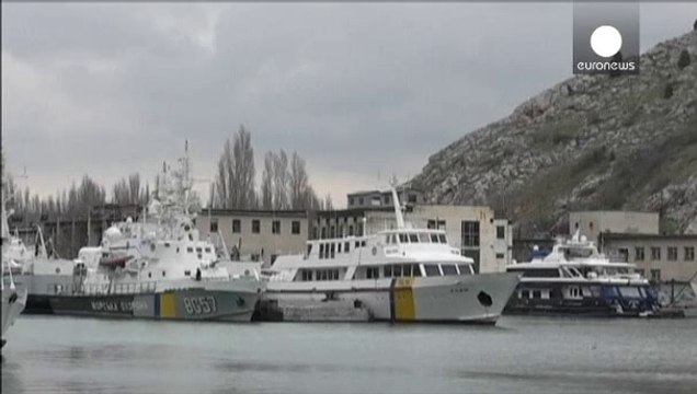 Крым- всё больше военных и техники - euronews, мир