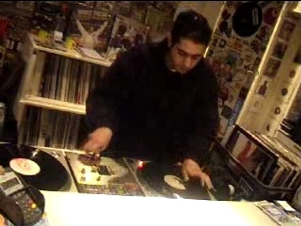 DJ R-Ash