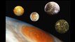 Astrónomos descubren enormes cantidades de agua en lunas del sistema Solar
