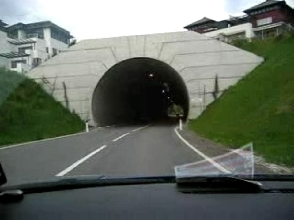 Golf 4 R32 dans un tunnel...