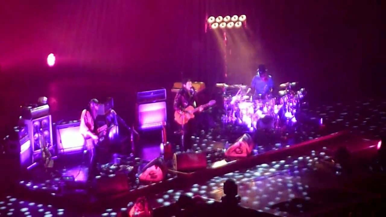 - M - - Bercy, Paris : Onde Sensuelle