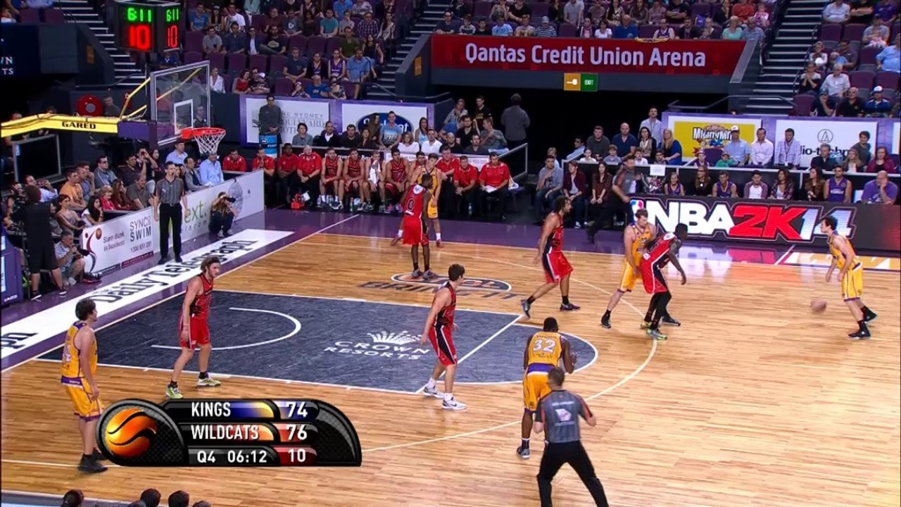 NBL - Le dunk à 360 degrés d'Ennis