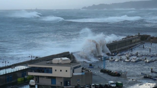 Fuerte TEMPORAL marino en Candás, Asturias. 3 marzo