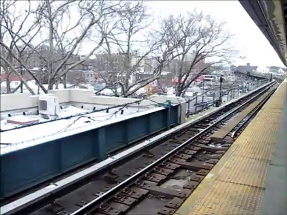 6 train at Parkchester