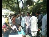 Hyderabad Main Pehli Baar MQM Ki Awaam Apny hi MPA Zubair Ahmed kay khilaf