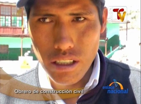 Trabajadores de construcción civil se solidarizan con sus pares y paralizan la construcción del colegio emblemático.