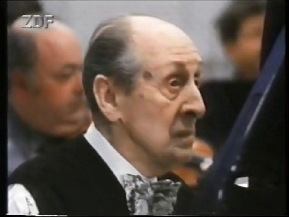 W. A. MOZART: Klavierkonzert Nr. 23 A-Dur KV 488 (0:24)