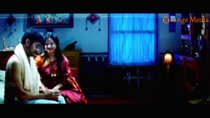 Uday Kiran Hugging With Swetha Basu From Nuvekadunte Nenakkada Unta Movie