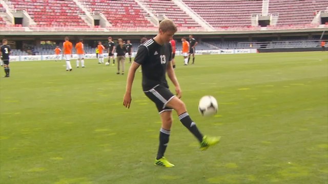 Thomas Müller tanzt auf der Rasierklinge