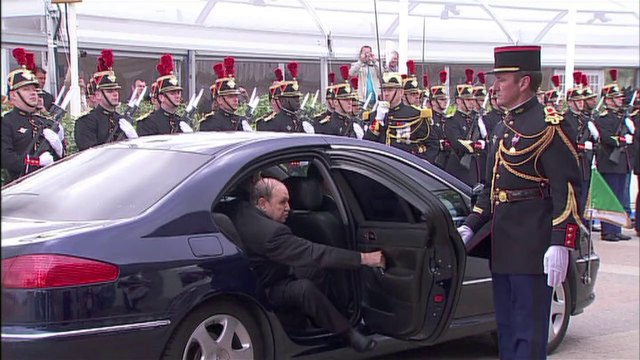 تساؤلات عديدة حول قدرة بوتفليقة على قيادة الجزائر لولاية رابعة