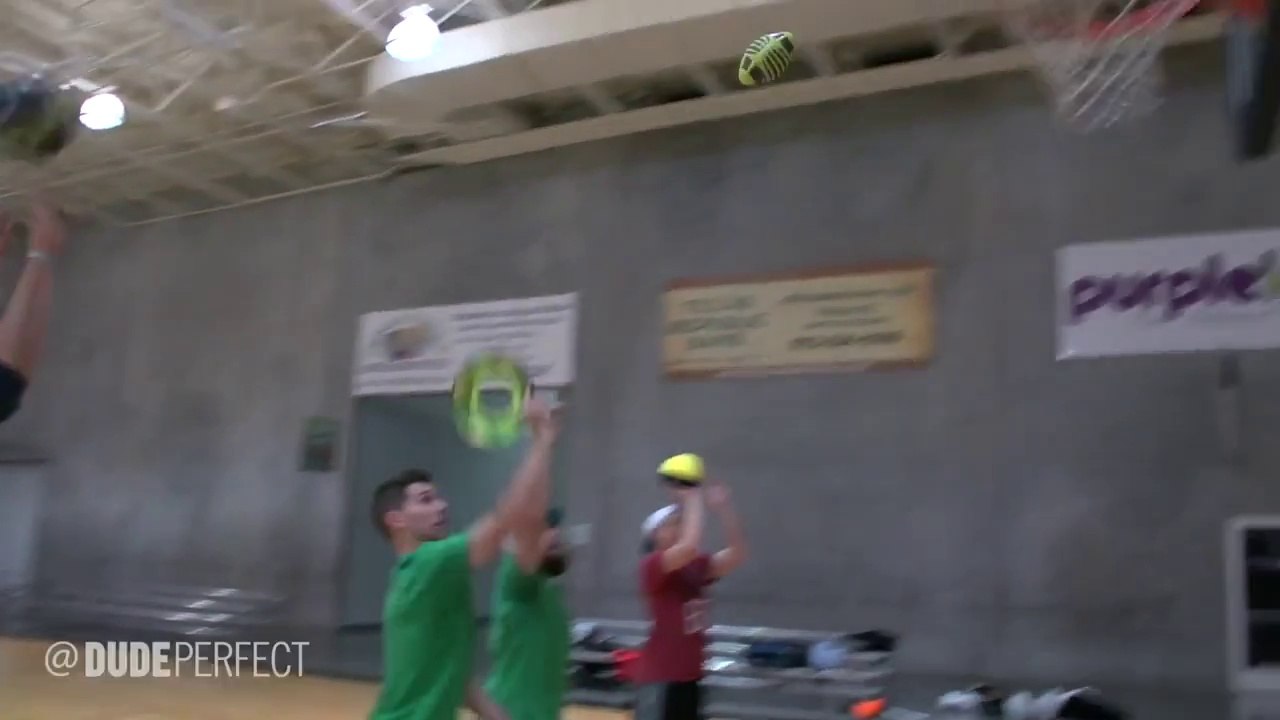 Awesome Nerf Balls & Frisbees Trick Shots