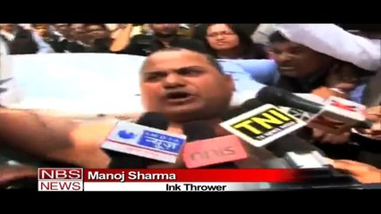 Black ink thrown at Sahara chief at Supreme Court