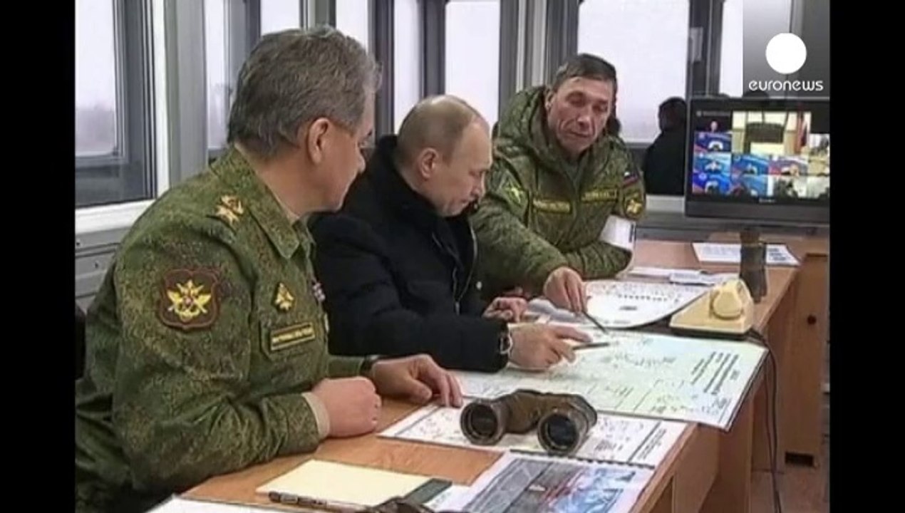 Putin askerlerini çekiyor