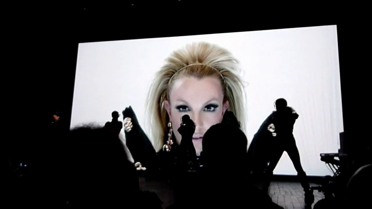 Will.I.Am & Britney Spears - Le Trianon, Paris : Scream & Shout