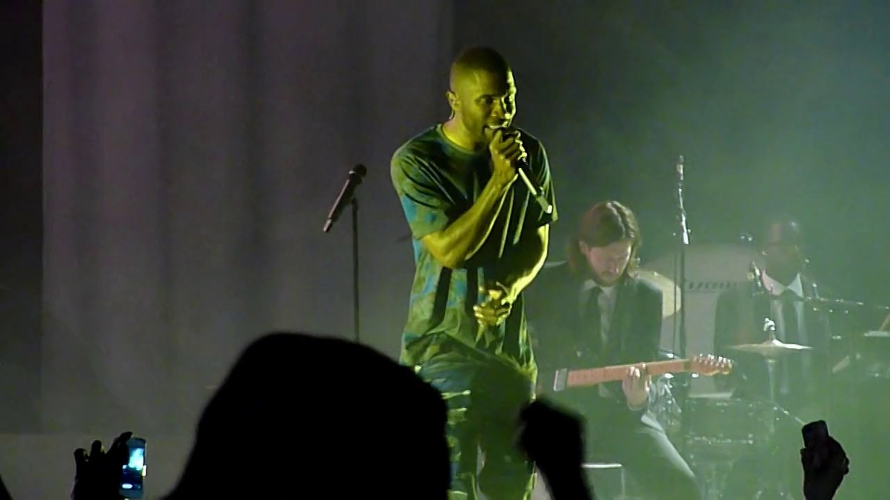 Frank Ocean : California Live (You're Not Dead… 2013) - Zénith, Paris : Thinkin' Bout You
