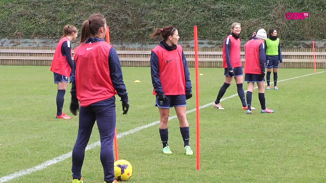 Ces filles qui jouent au foot...