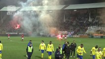 Fumigène lors du match de foot Antwerp contre Saint-Trond