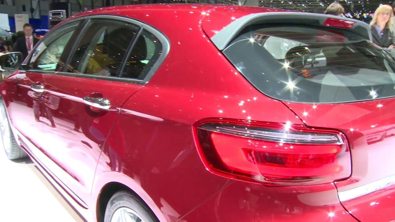 Qoros 3 Hatch