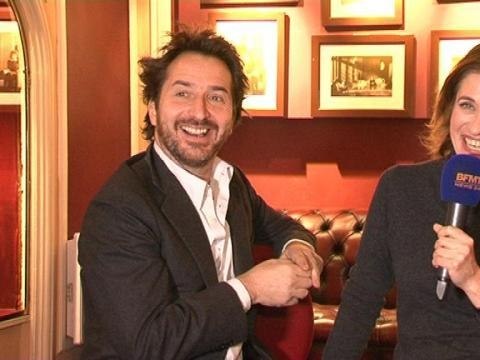 Edouard Baer et Emmanuelle Devos ennemis sur scène dans La Porte à côté - 04/03