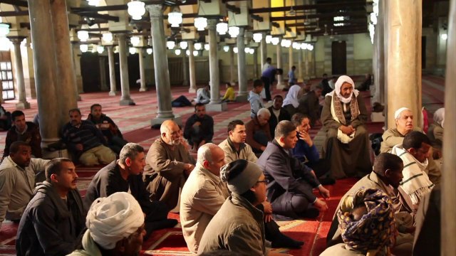 Egypt tightens grip on mosques to curb Islamist dissent