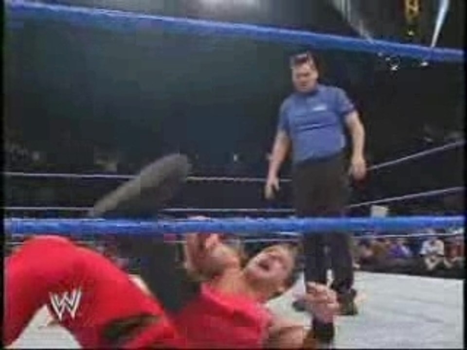 WWE-SmackDown_December_4_2003_Chris_Beno