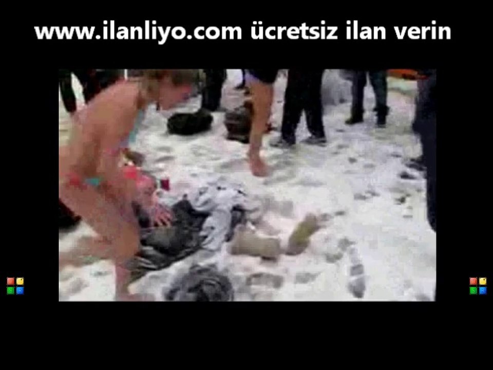 Bikinili Kar Melekleri