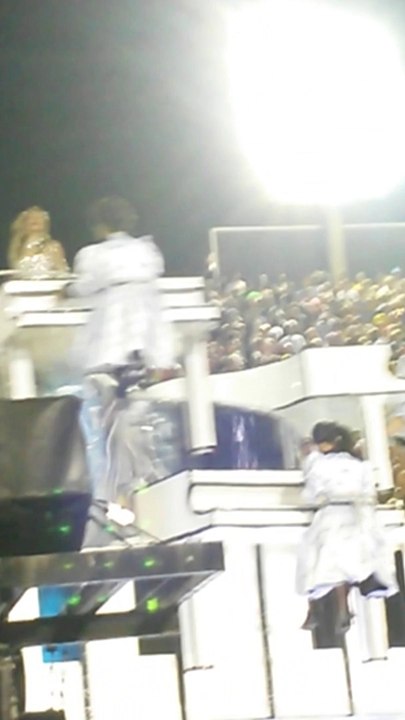 Julilinda desfilando!