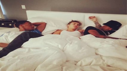 Justin Bieber Flagrado Com 2 Homens Em  Quarto De Hotel