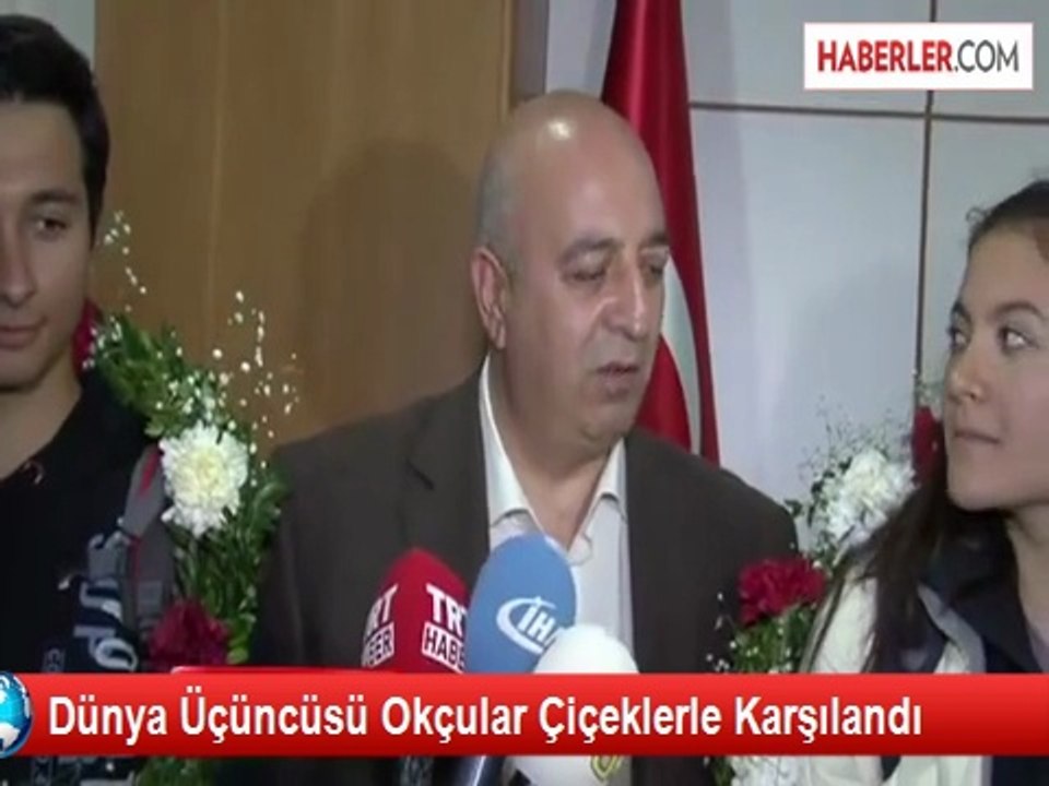 Dünya Üçüncüsü Okçular Çiçeklerle Karşılandı