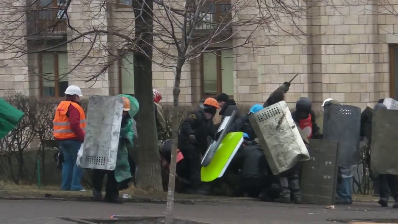 Революцiя Україна Київ Контратака Майдану вул.Інститутська 2014.02.20 - Rewolta
