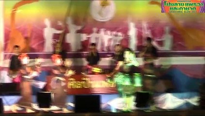 การแสดงของศิลปินวงเพชรภูไท 1/3มีค2557 @งานกาชาดkalasin