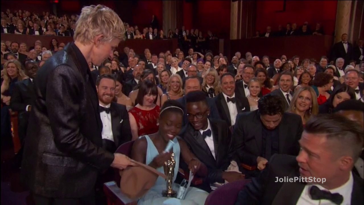 Brad Pitt Chips In Pizza Money at Oscars 2014