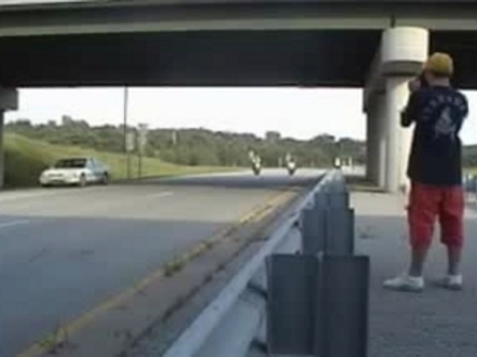 Accident de moto (le pauvre)