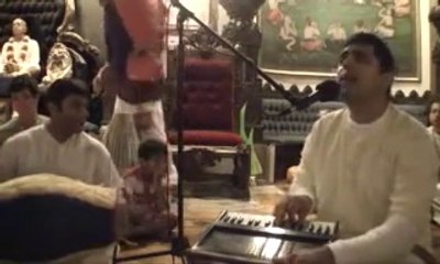 Govardhan Puja - Bhajan by Amala Kirtan Prabhu