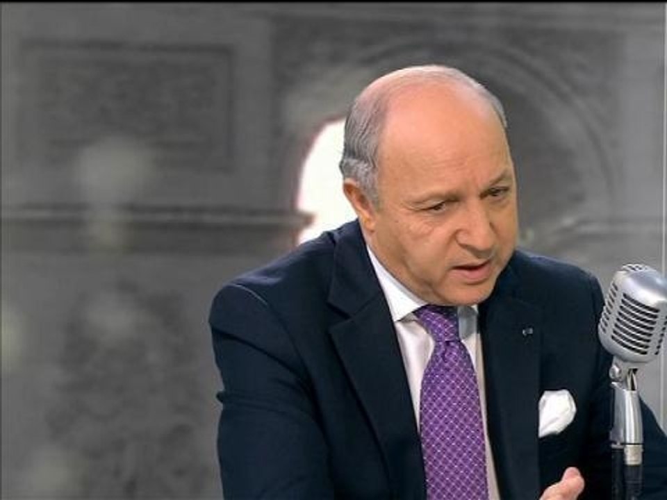 Fabius: "Attention des sanctions peuvent être votées contre la Russie" - 05/03