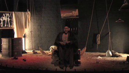 L'HOMME QUI RIT EN VECTEUR HUGO : Aimer c'est Agir !