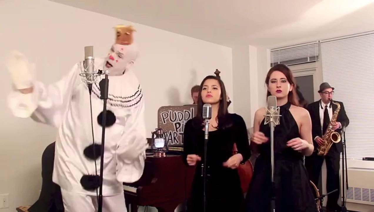 Un Clown triste chante "Team" de LORDE! Cover au top!
