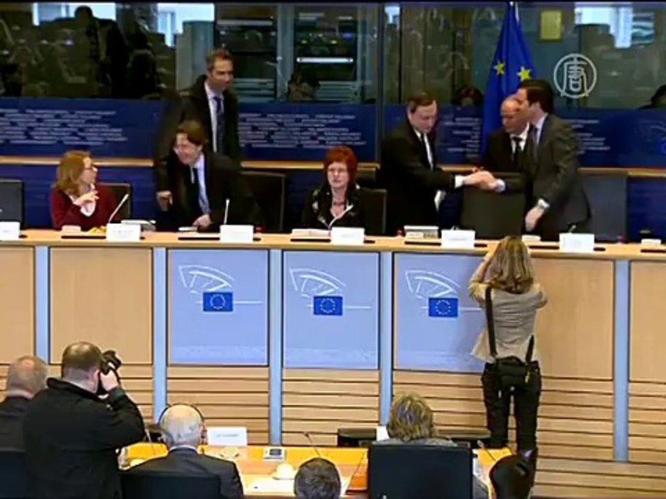 Эксперты о том, как Запад может остановить Путина