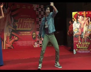 Varun spotted with Nargis Fakhri