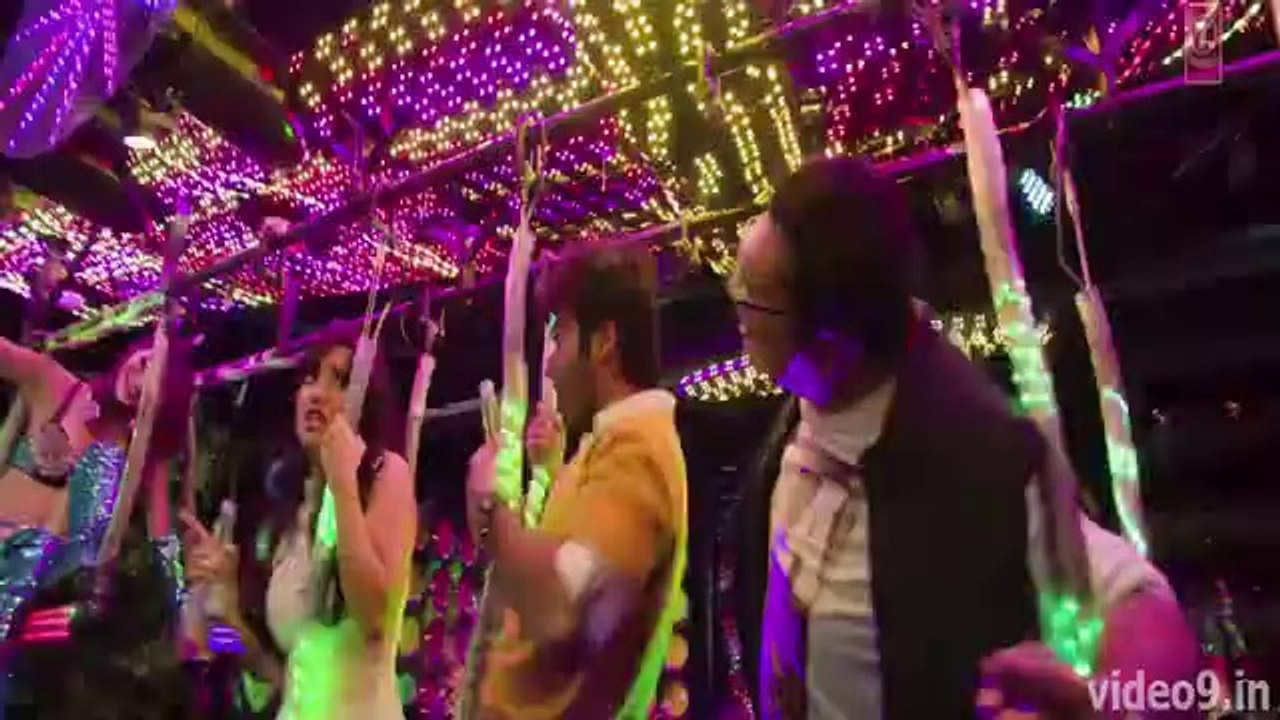 Tanki Hai Hum Full Song HD (Youngistaan)