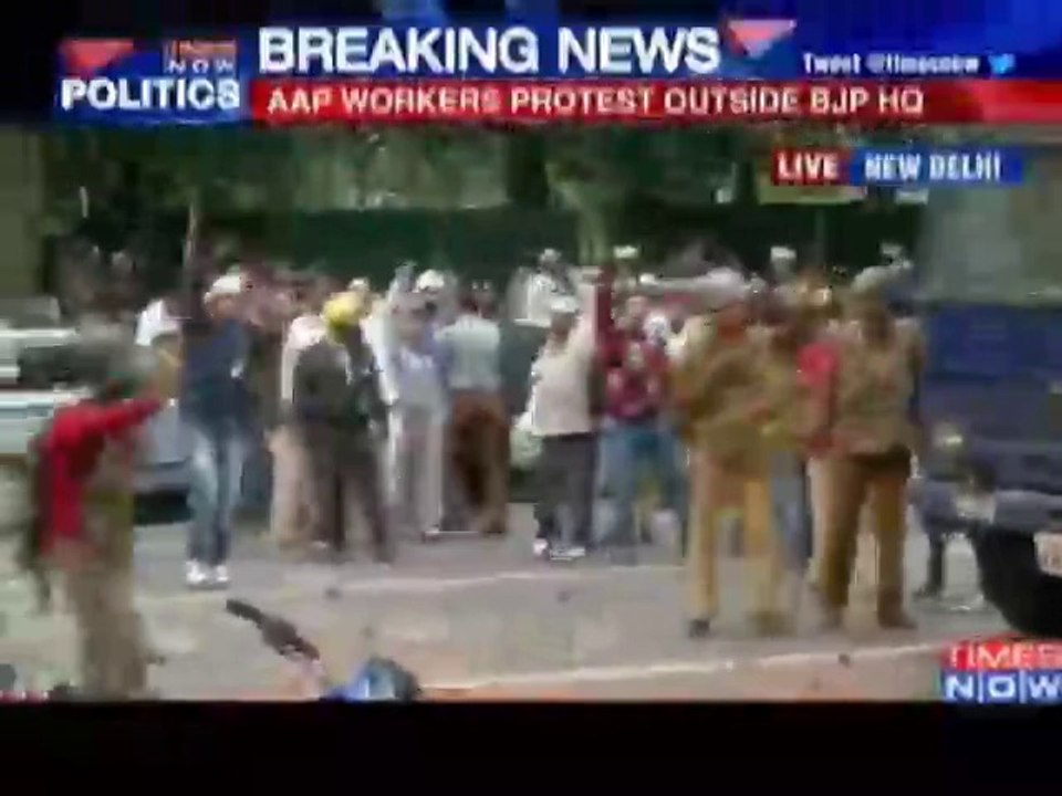 AAP, BJP supporters clash during protest