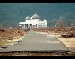 Le tsunami a tout casse sauf les mosques d allah